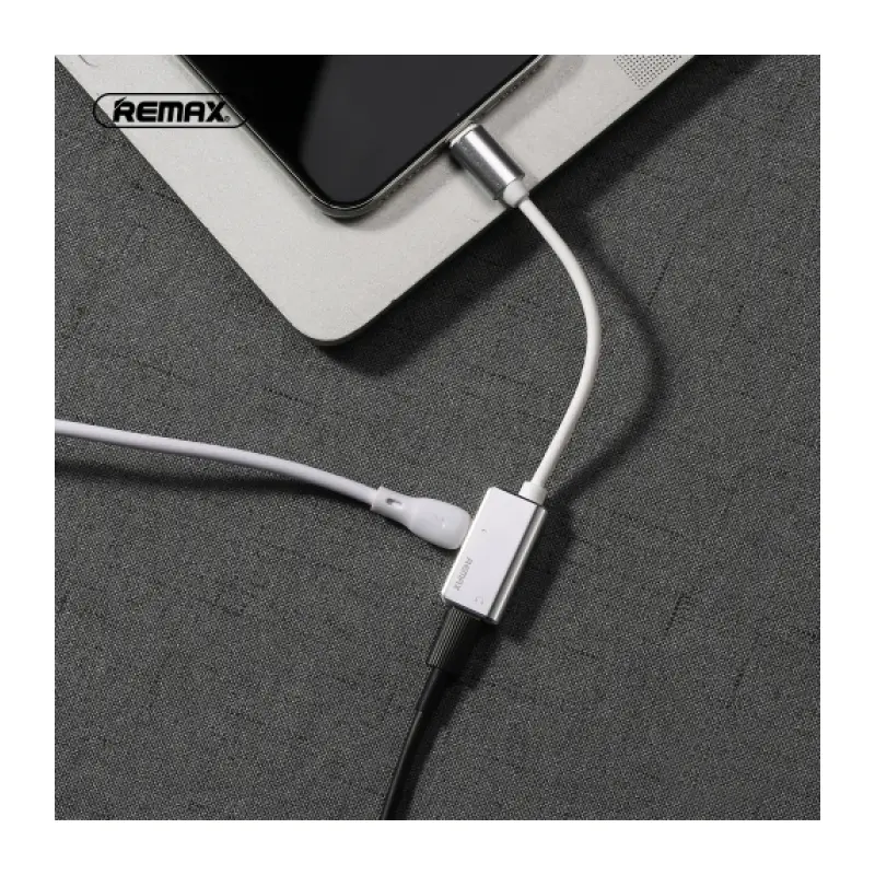 Adapter Remax za Slusalice i Punjenje Iphone Rl-la02i Beli