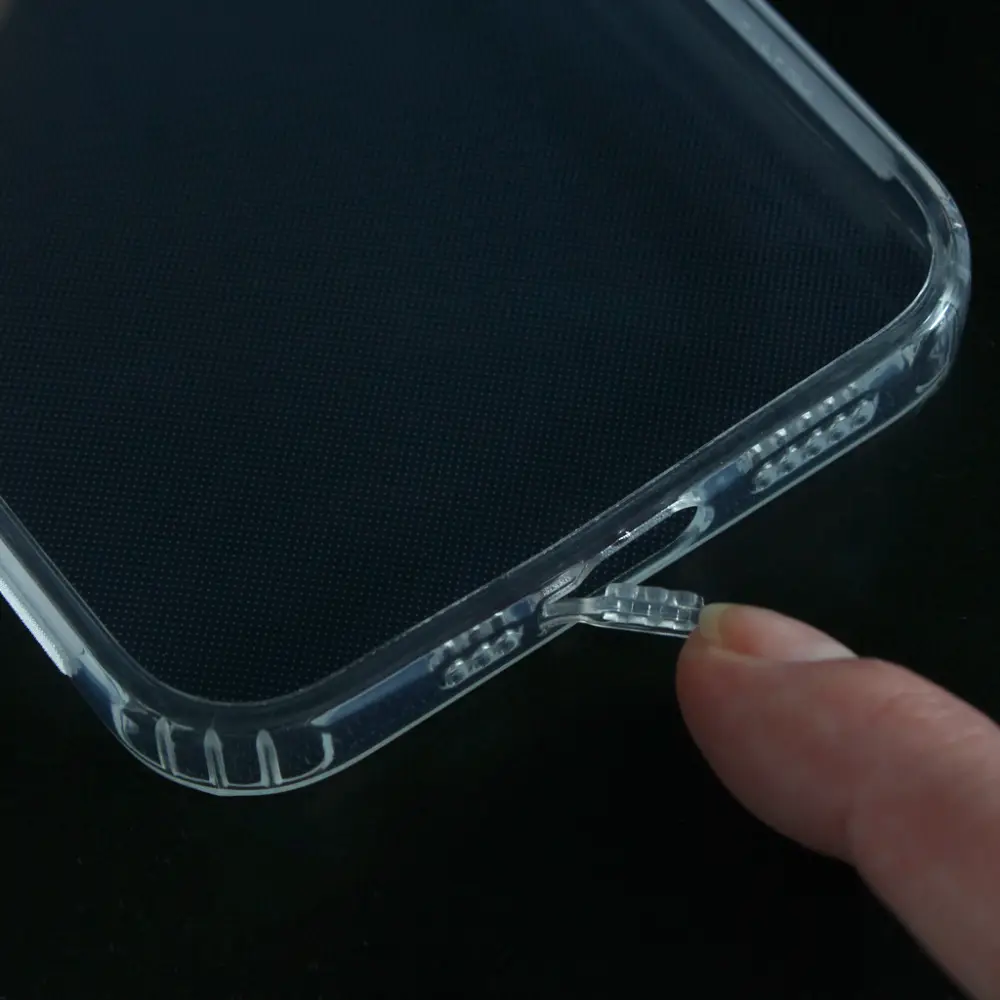 Torbica Silikonska Ultra Thin With Pluggy za Iphone 13 Pro 6.1 Transparent