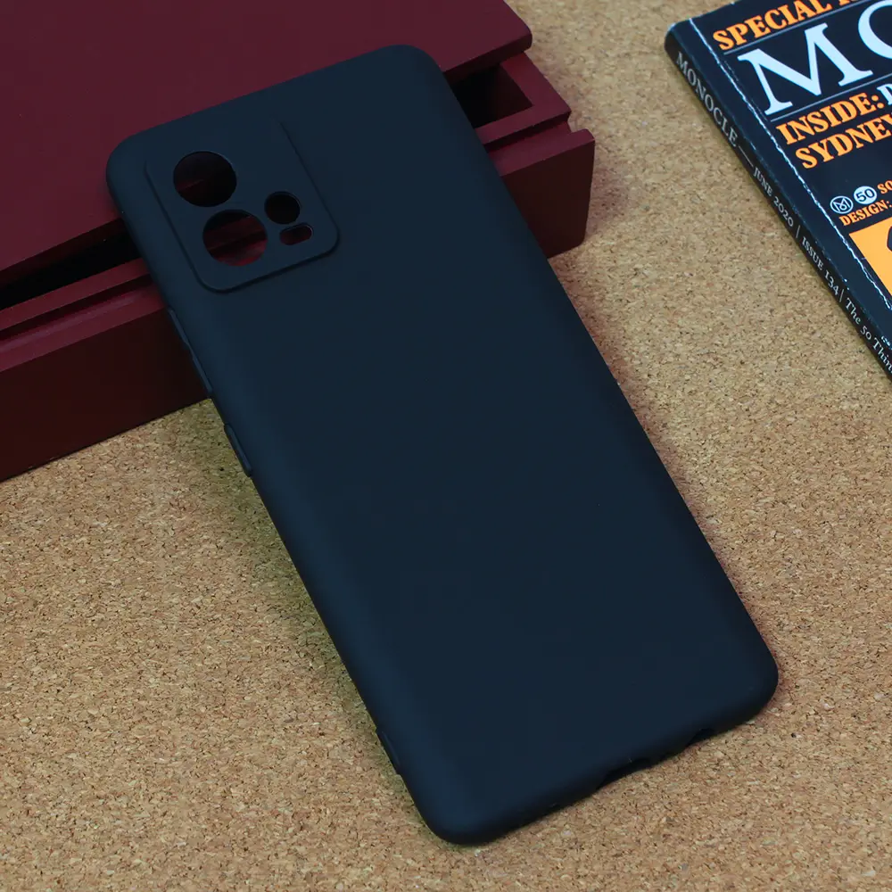 Torbica Silikonska Ultra Thin za Motorola Moto G72 Mat Crna