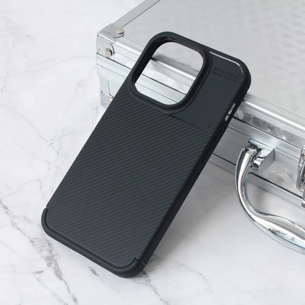 Torbica Defender Carbon za Iphone 15 Pro 6.1 Crna