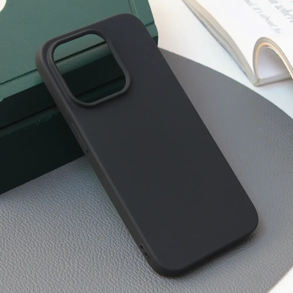 Torbica Silikonska Skin za Iphone 15 Pro 6.1 Mat Crna