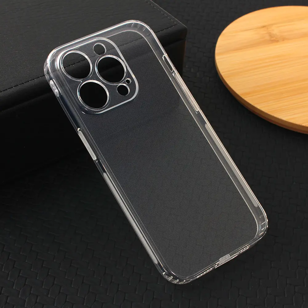 Torbica Silikonska Ultra Thin With Pluggy za Iphone 15 Pro 6.1 Transparent