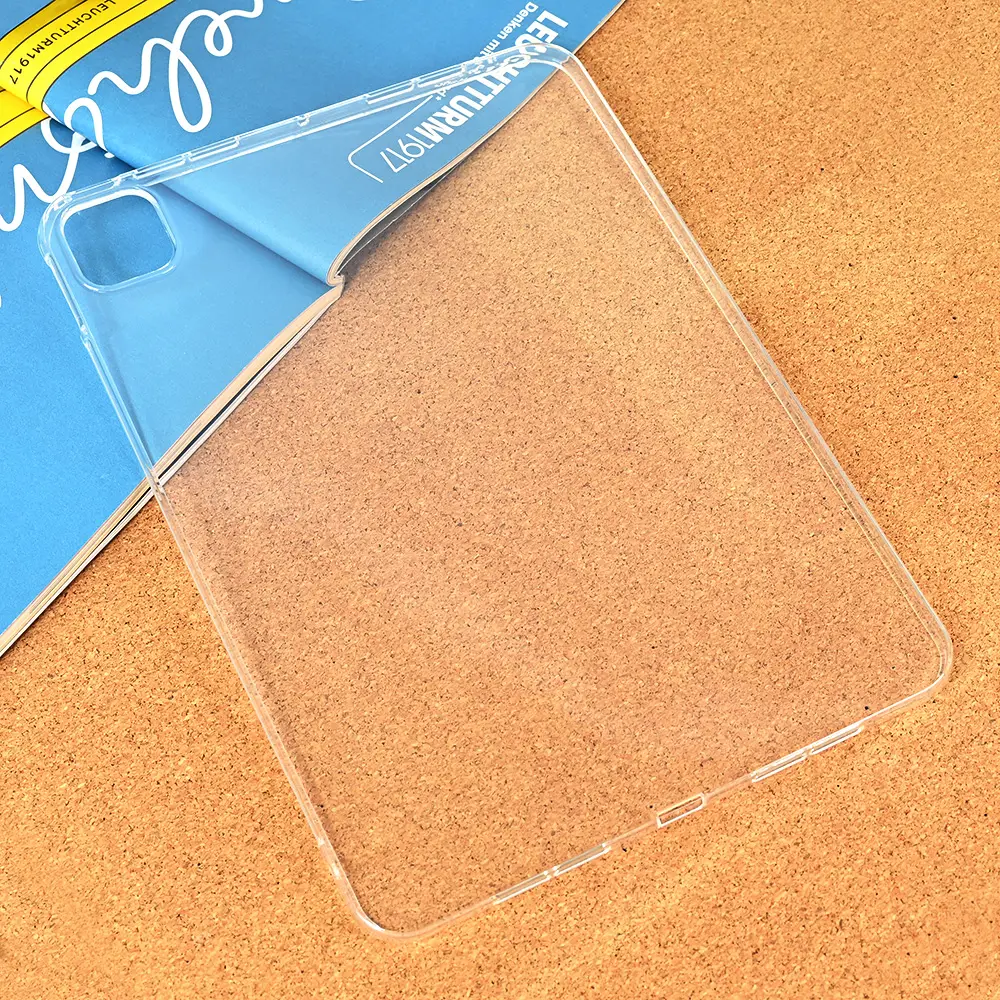 Torbica Silikonska Ultra Thin za Ipad Pro 11 2024