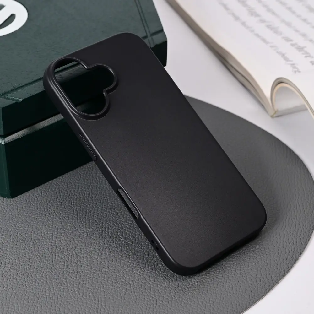 Torbica Silikonska Skin za Iphone 16 6.1 Mat Crna