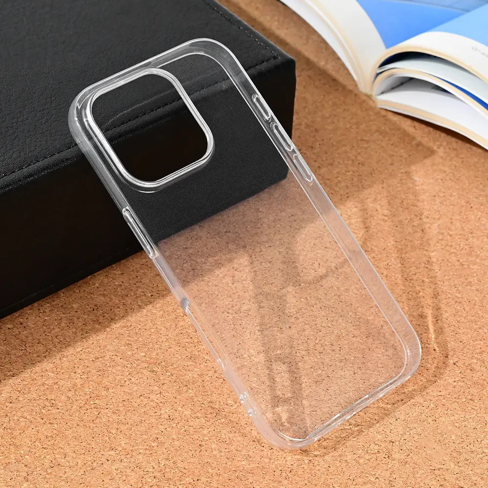 Torbica Silikonska Ultra Thin za Iphone 16 Pro 6.3 Transparent