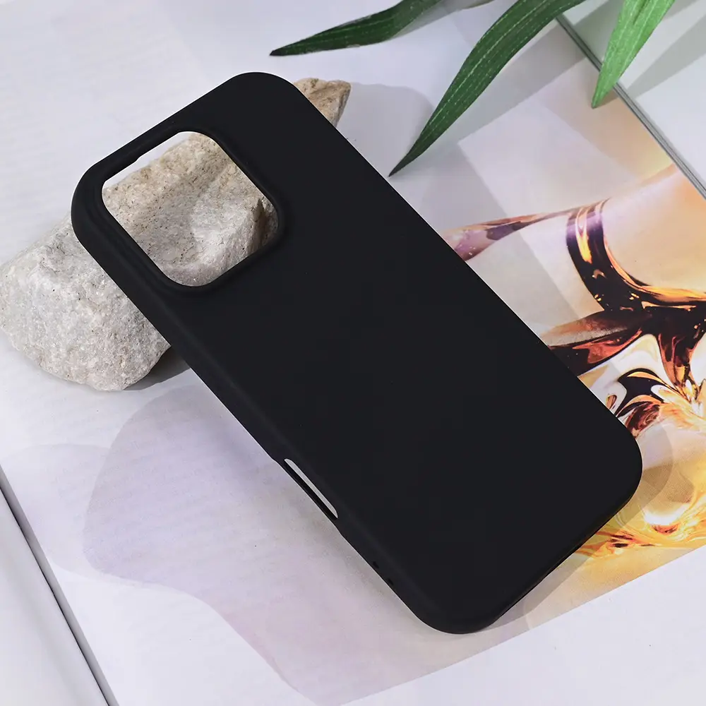 Torbica Teracell Soft Velvet za Iphone 16 Pro 6.3 Crna