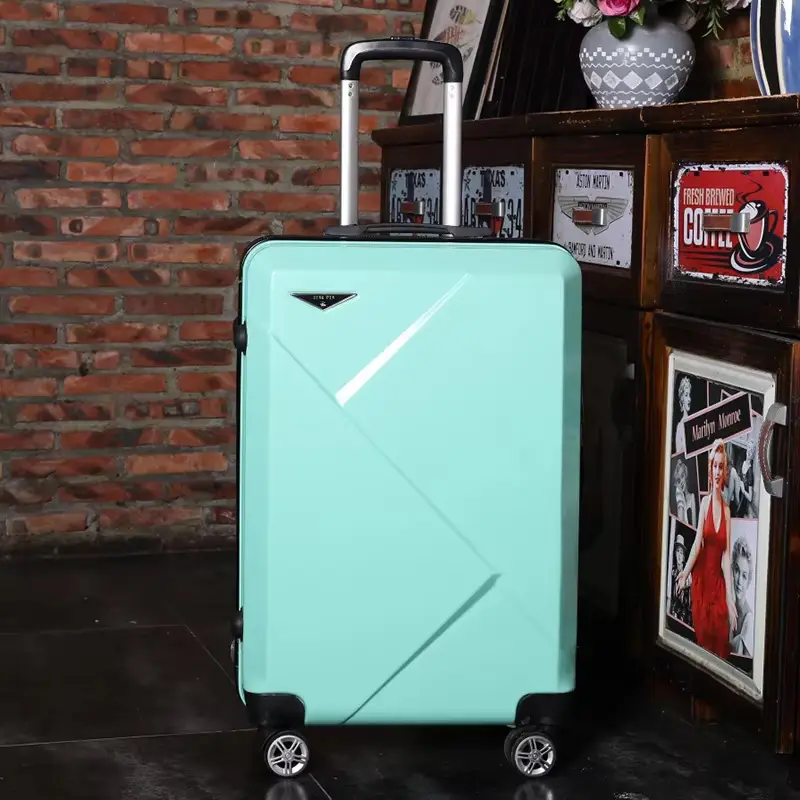 Kofer Triangle Mint EL 28"