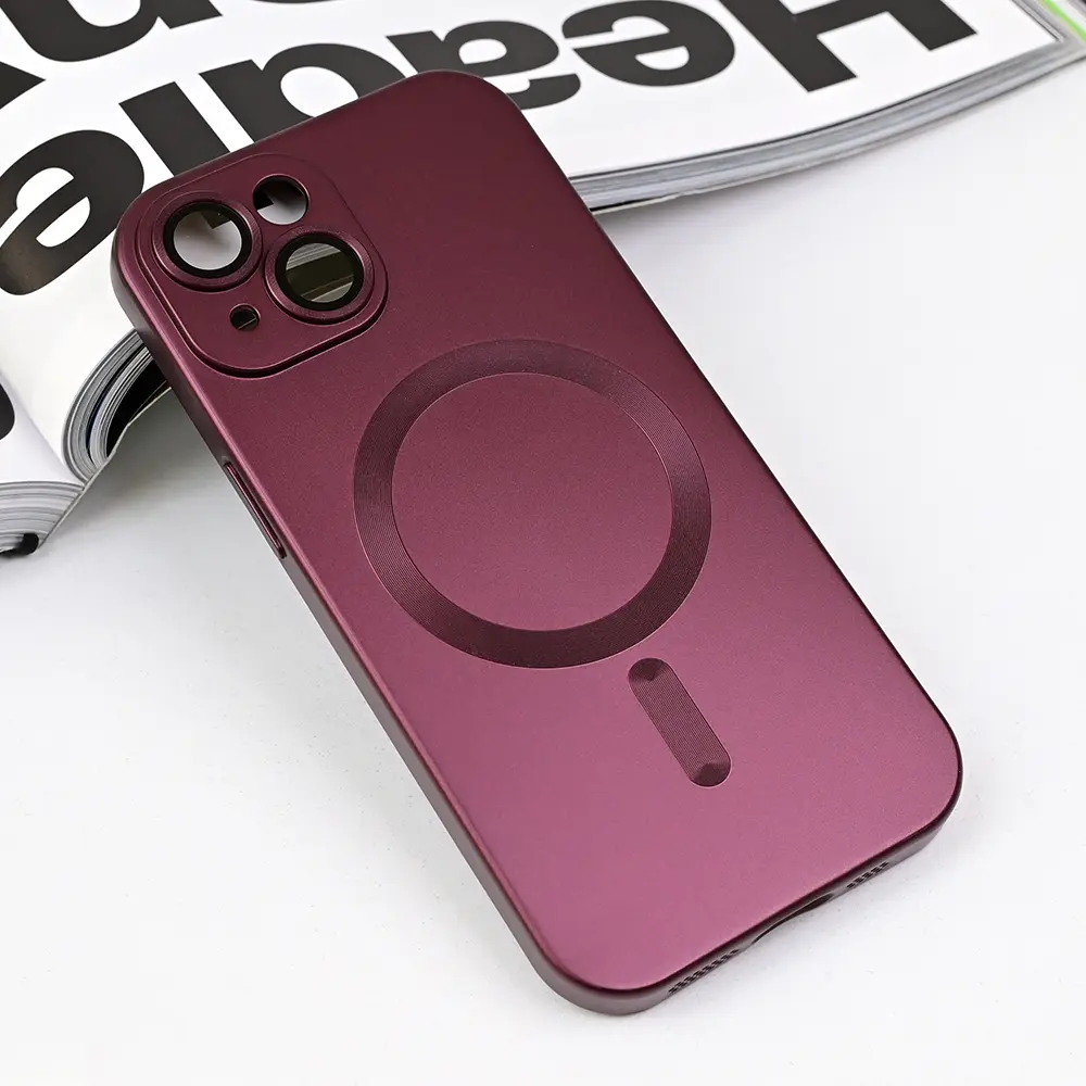 Torbica Magsafe Chrome za Iphone 15 6.1 Bordo