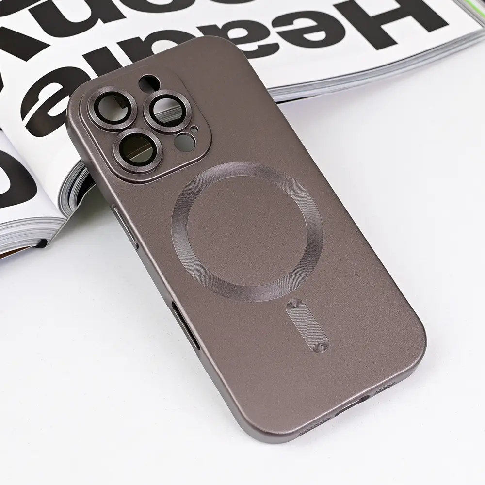 Torbica Magsafe Chrome za Iphone 16 Pro 6.3 Siva