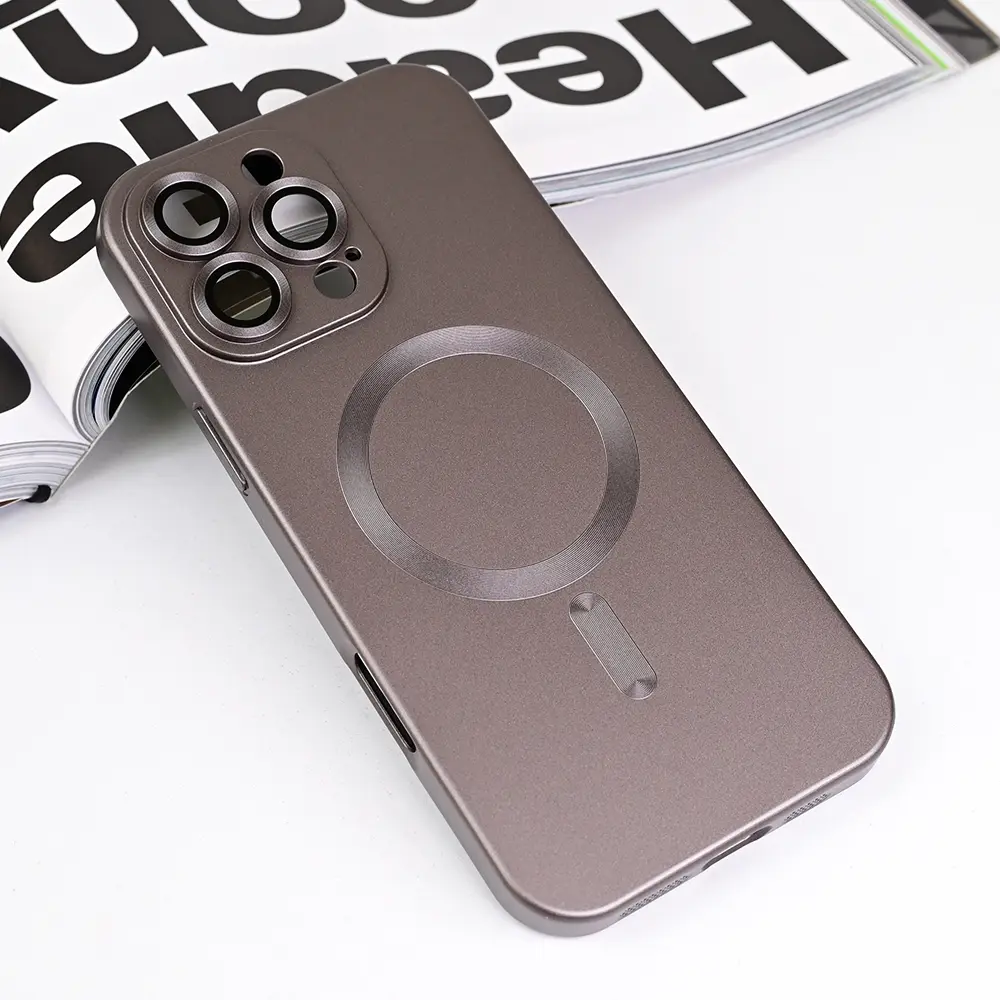 Torbica Magsafe Chrome za Iphone 16 Pro Max 6.9 Siva