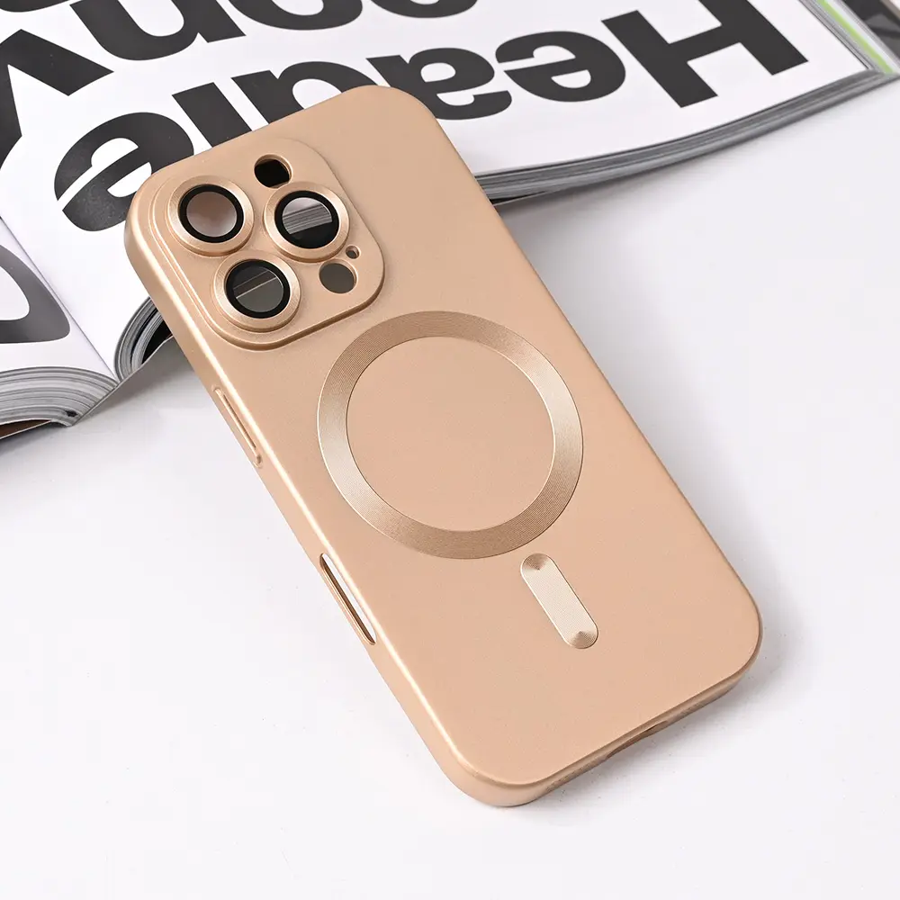 Torbica Magsafe Chrome za Iphone 16 Pro 6.3 Zlatna