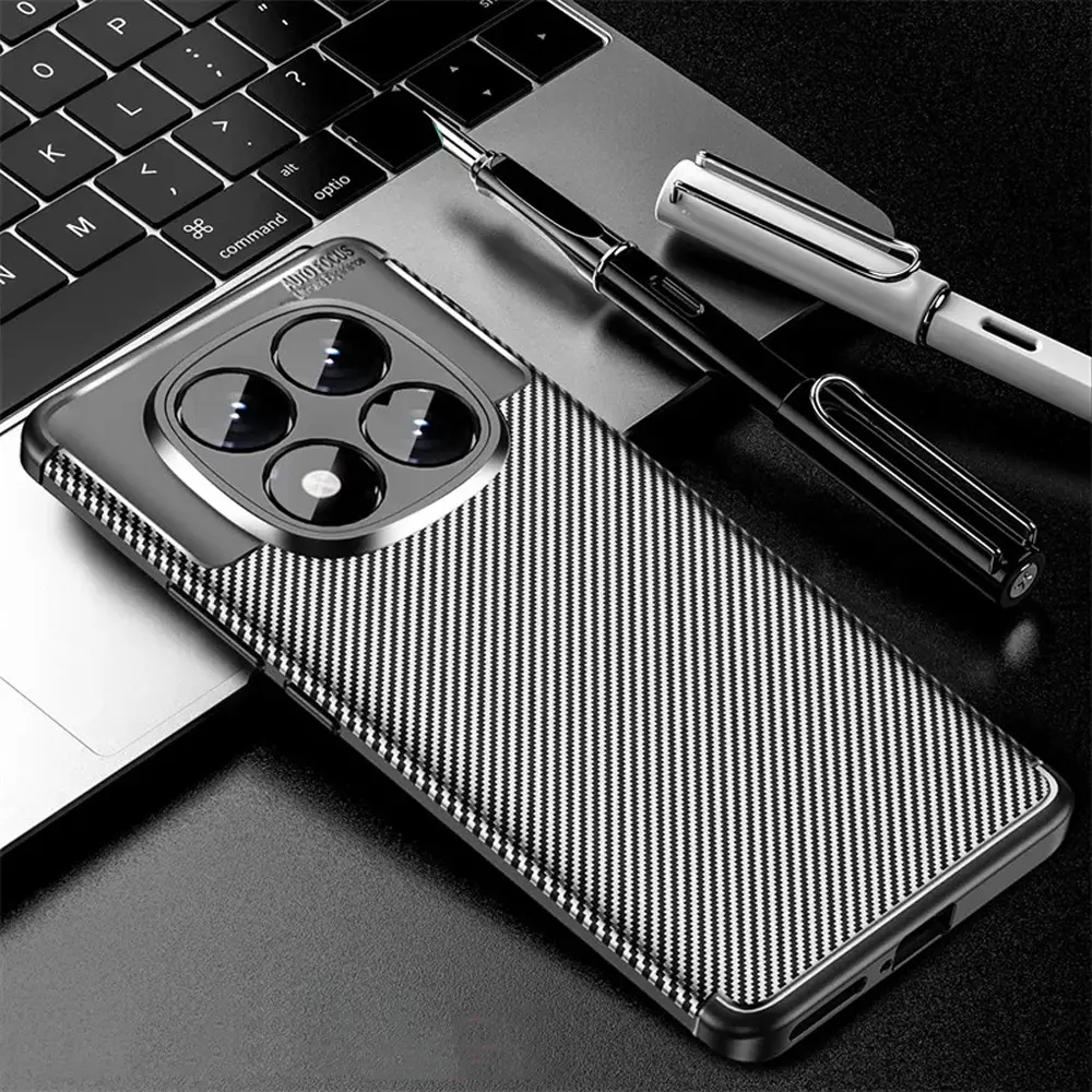 Torbica Defender Carbon za Xiaomi Redmi Note 14 Pro 4G (eu) Crna