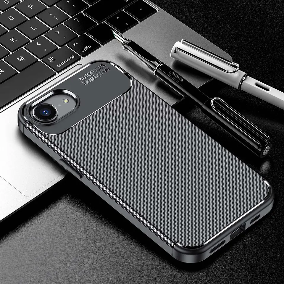 Torbica Defender Carbon za Iphone 16e/17e 6.1 Crna