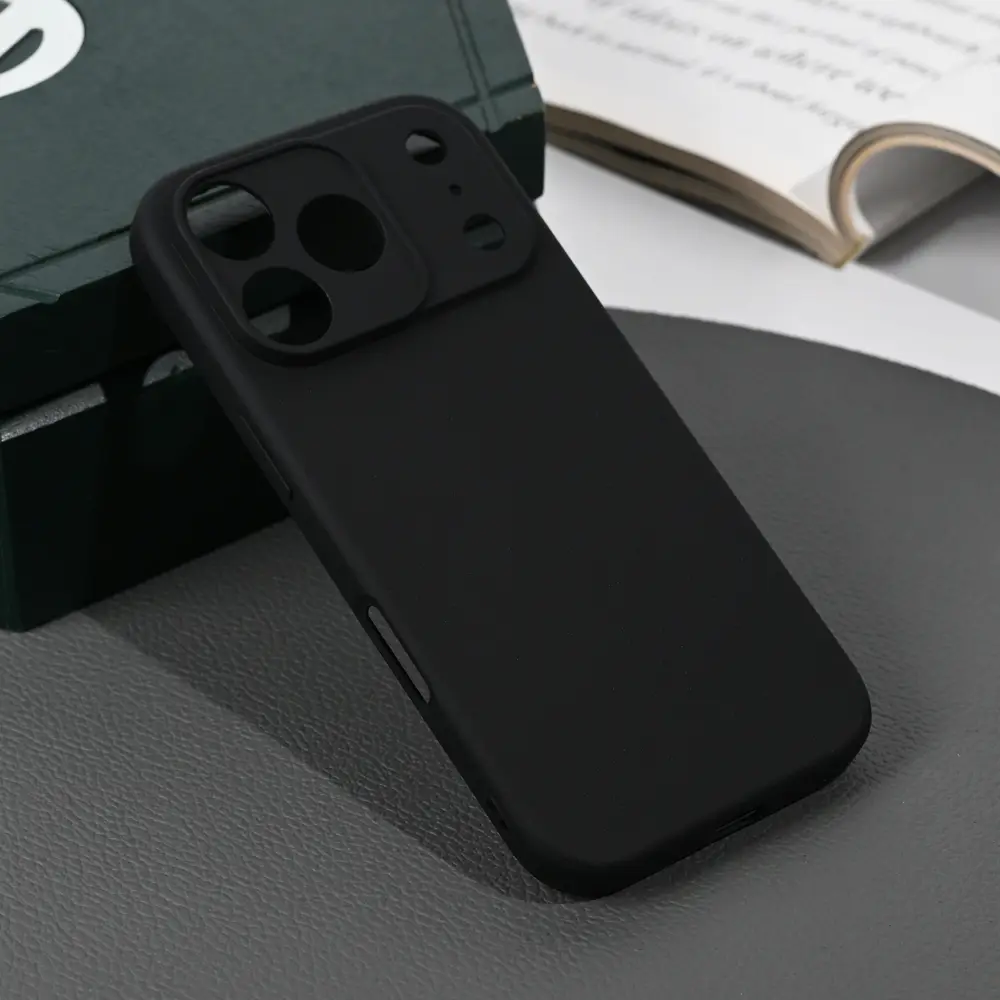 Torbica Silikonska Skin za Iphone 17 Pro 6.3 Mat Crna