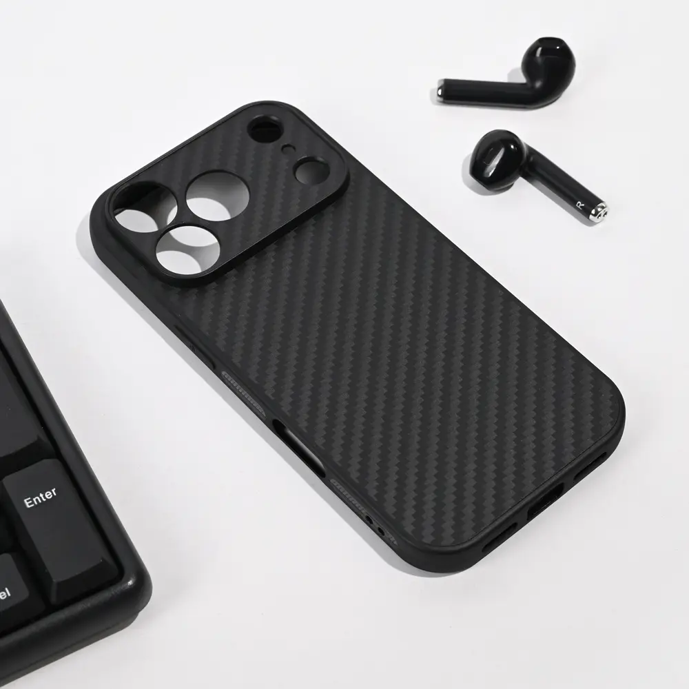 Torbica Carbon Fiber za Iphone 17 Pro 6.3 Crna