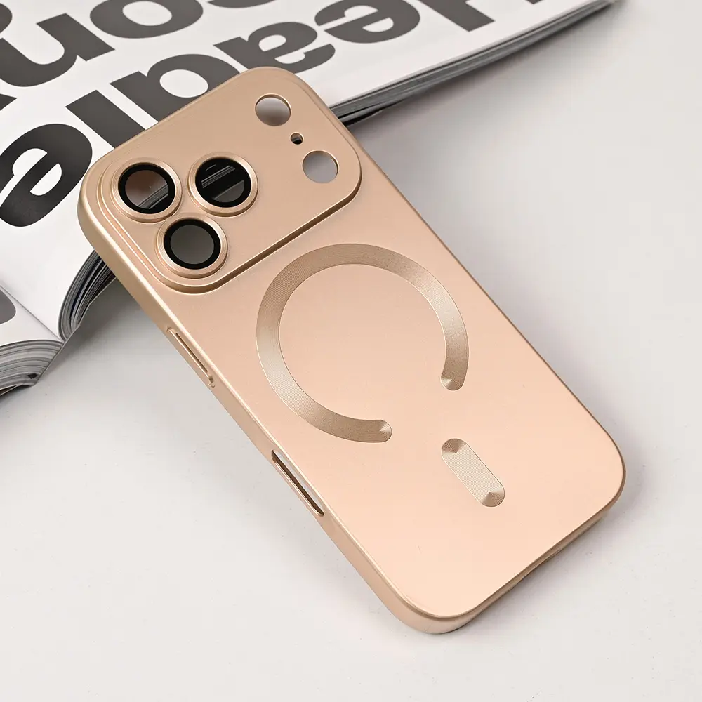 Torbica Magsafe Chrome za Iphone 17 Pro 6.3 Zlatna
