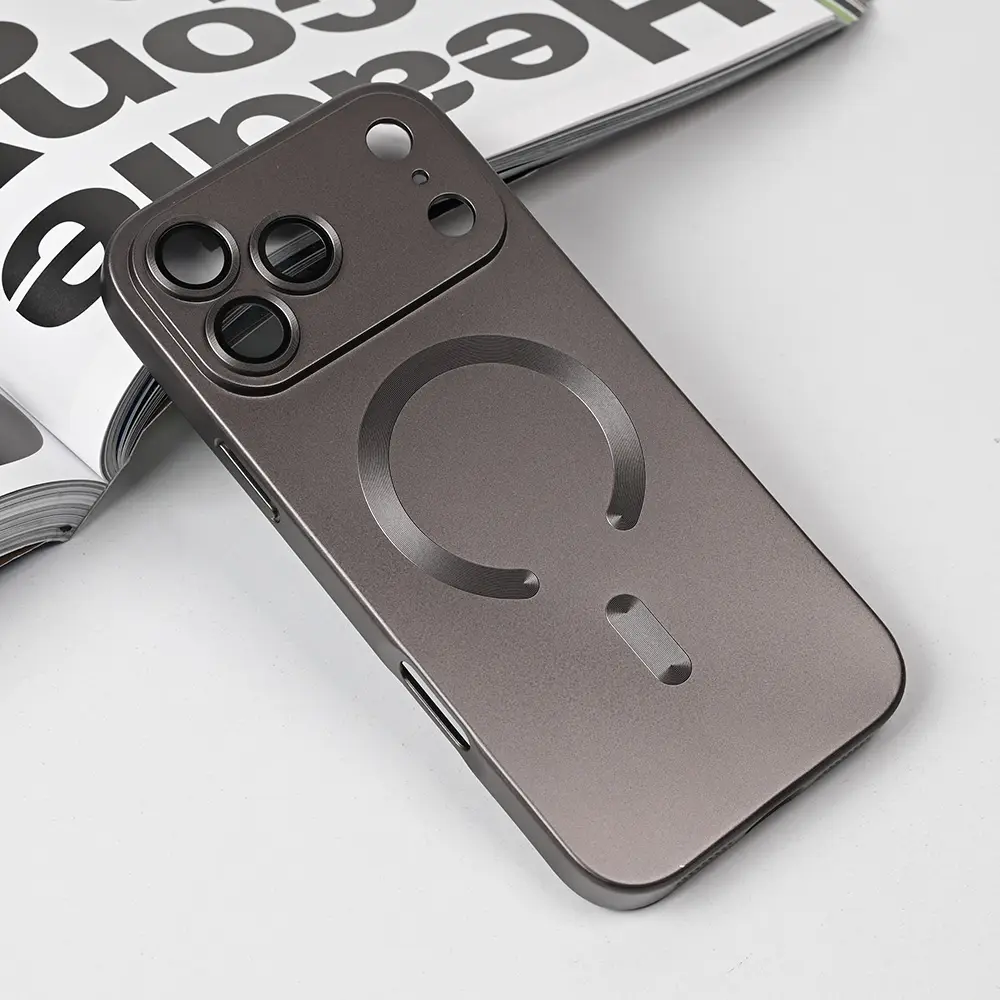 Torbica Magsafe Chrome za Iphone 17 Pro Max 6.9 Siva