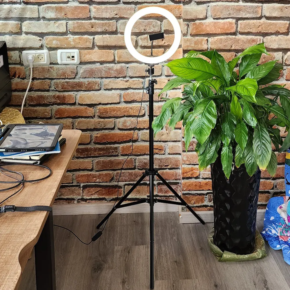 Tripod LC888 sa LED Rasvetom